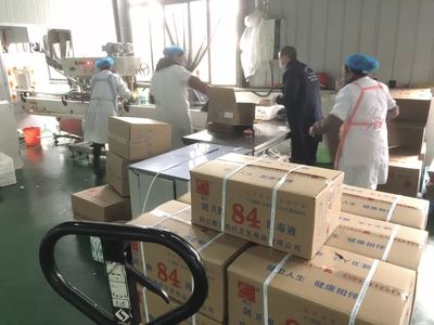 我們在現(xiàn)場 | 綿竹多家企業(yè)轉(zhuǎn)型引進口罩防護服生產(chǎn)線